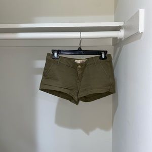 Hollister Low Rise Olive Khaki Shorts Size 0 W24
